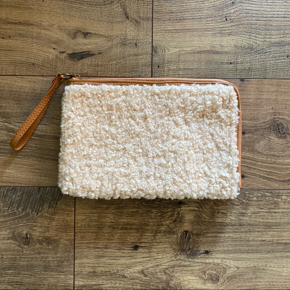 Universal Thread wool and faux leather hand clutch